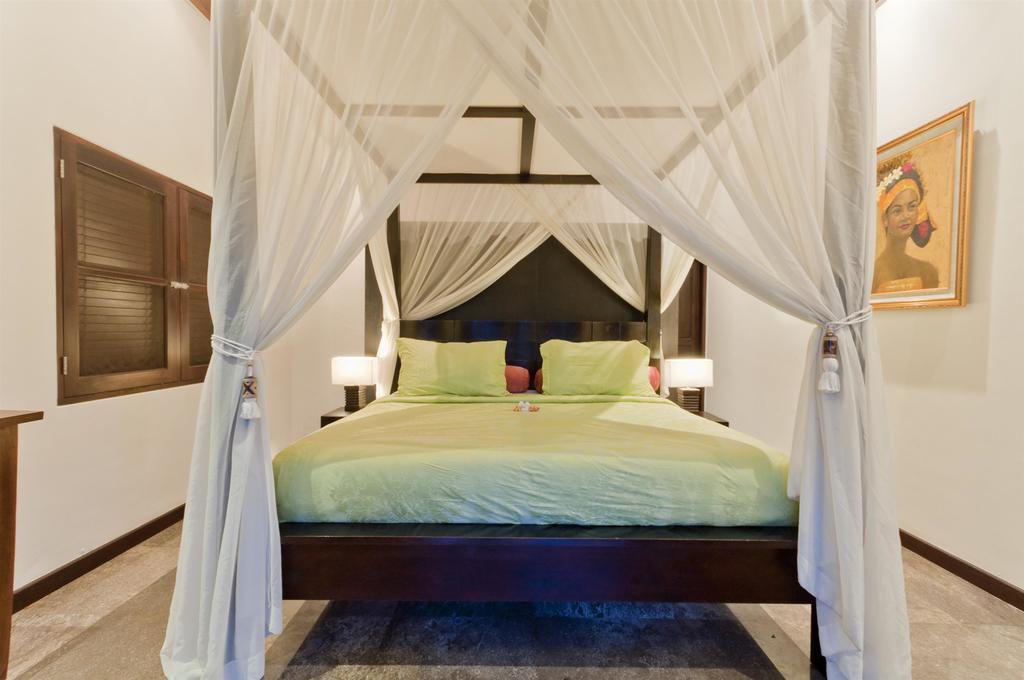 Villa Mahkota Seminyak Værelse billede