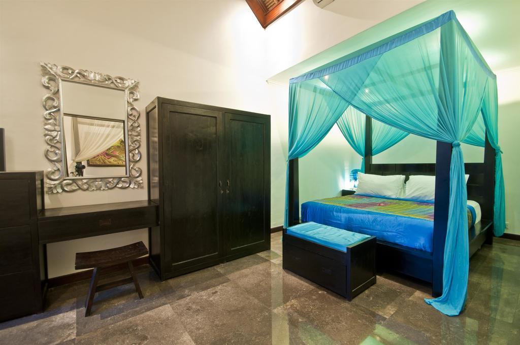 Villa Mahkota Seminyak Værelse billede