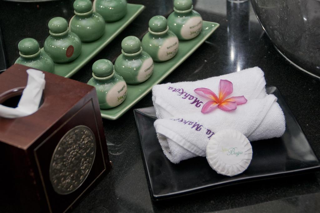 Villa Mahkota Seminyak Værelse billede